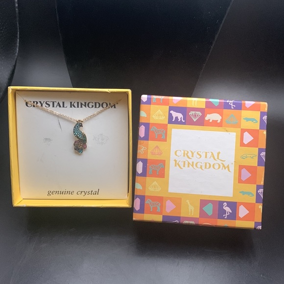 Crystal Kingdom Peacock Pendant on Gold  Tone 18” chain in gift box. - Picture 3 of 6